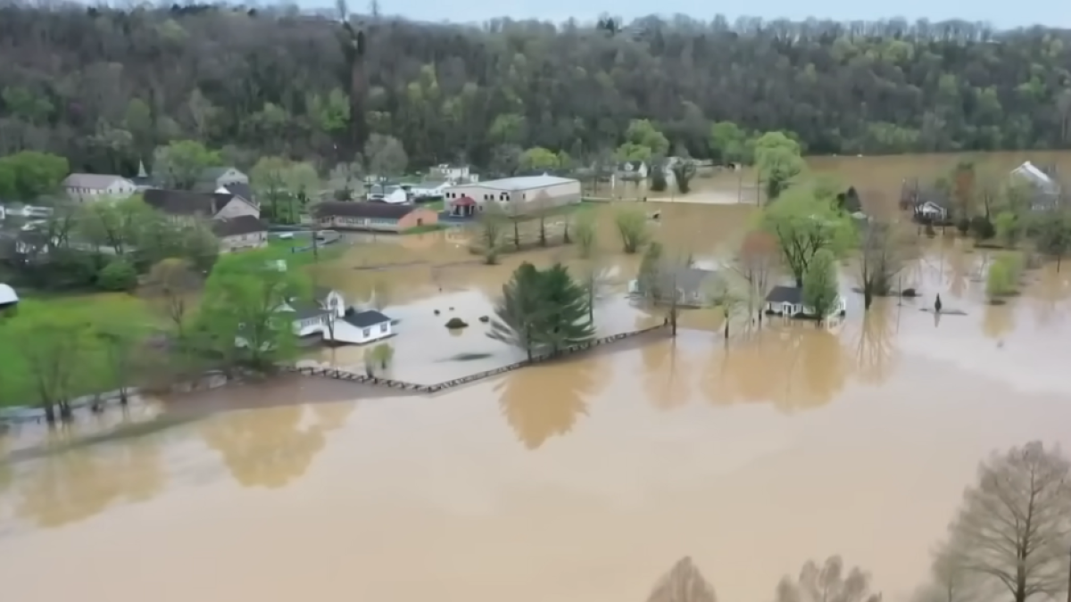 Toma aérea de las tormentas en el sur