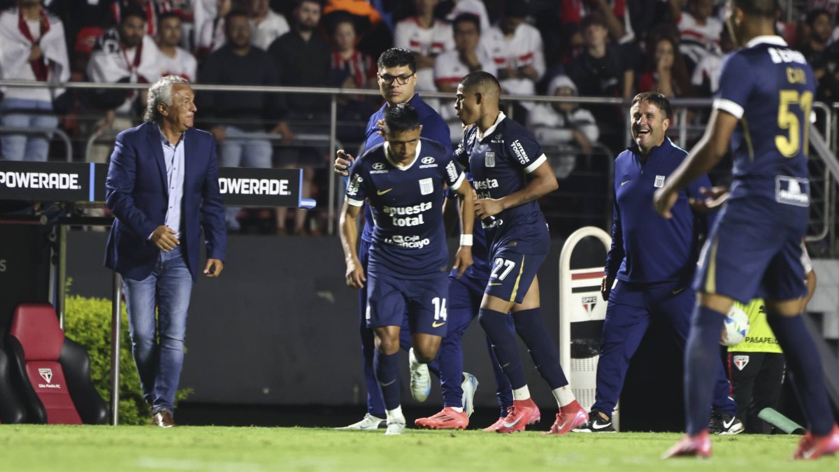 Alianza de Lima on the pitch