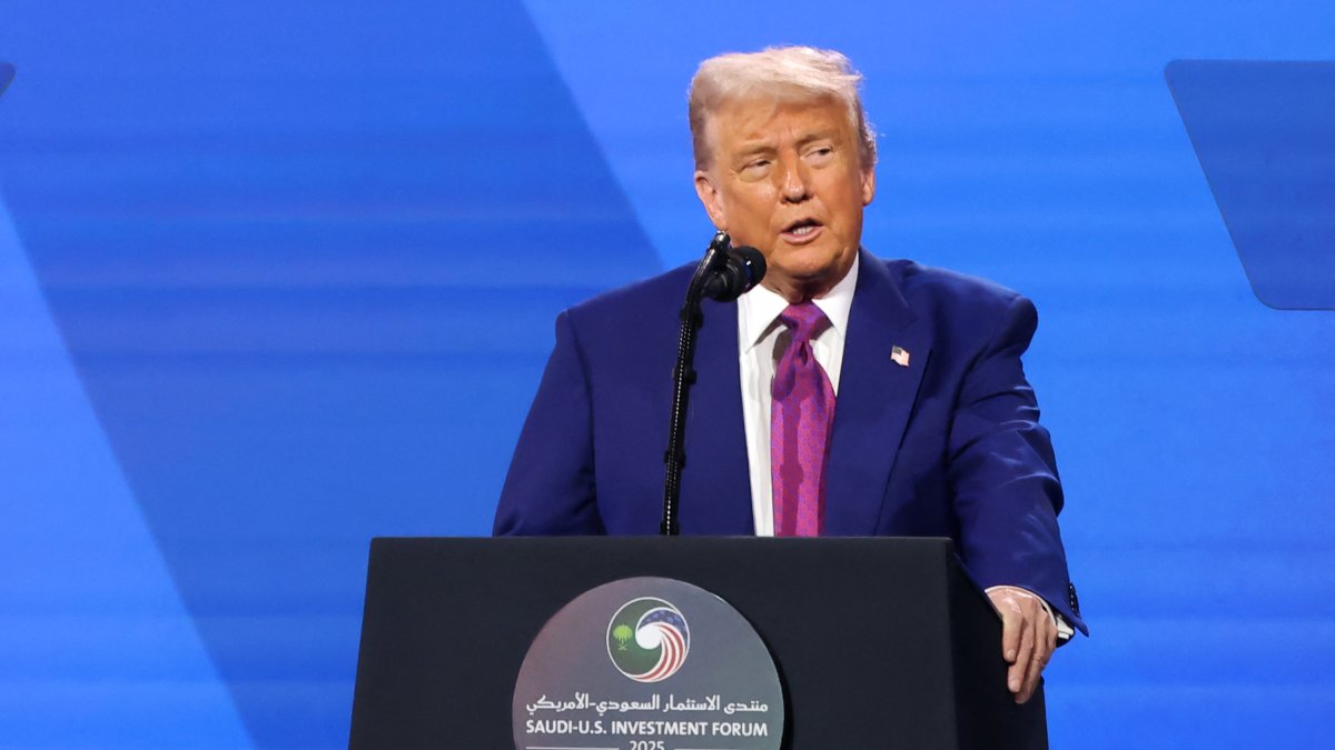 El presidente de EEUU, Donald Trump, habla durante el foro de inversión saudí-estadounidense