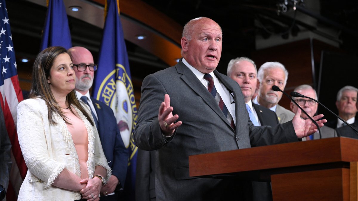 Thompson on Captol Hill/Mandel Ngan