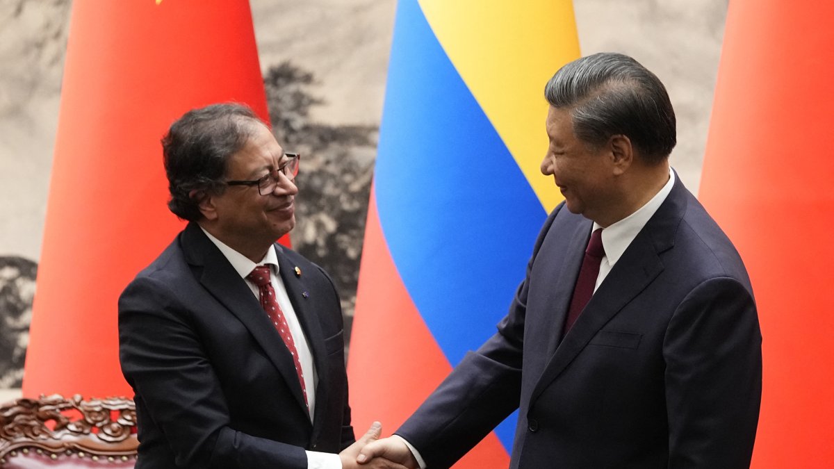 Gustavo Petro y Xi Jinping
