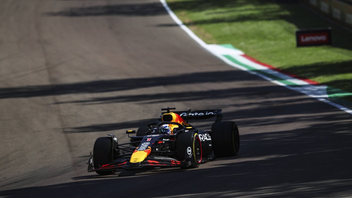 Verstappen, durante el GP de Imola