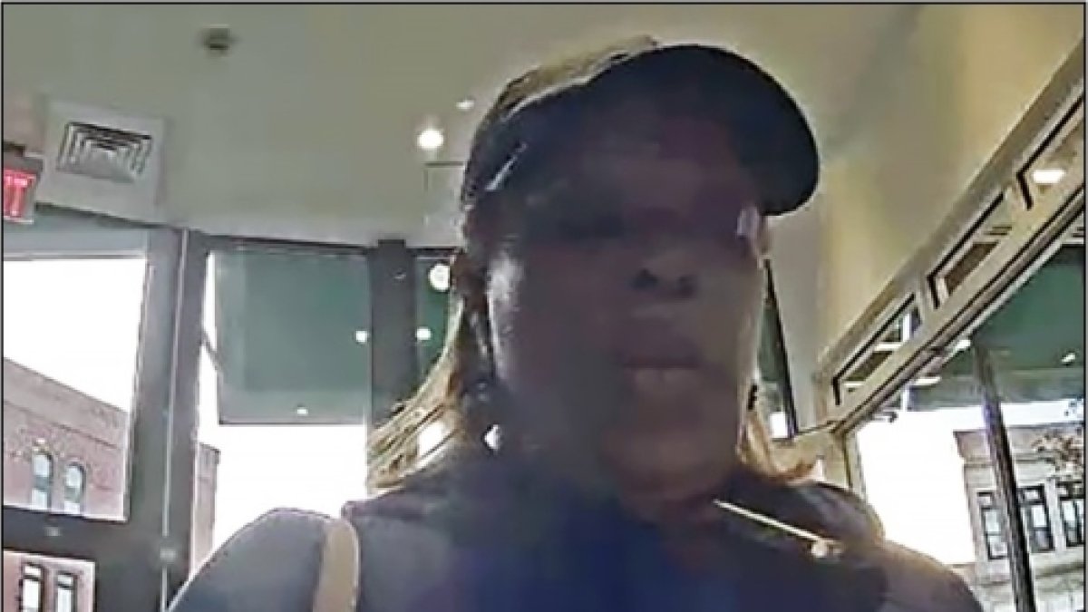 La mujer colombiana bajo las cámaras de seguridad