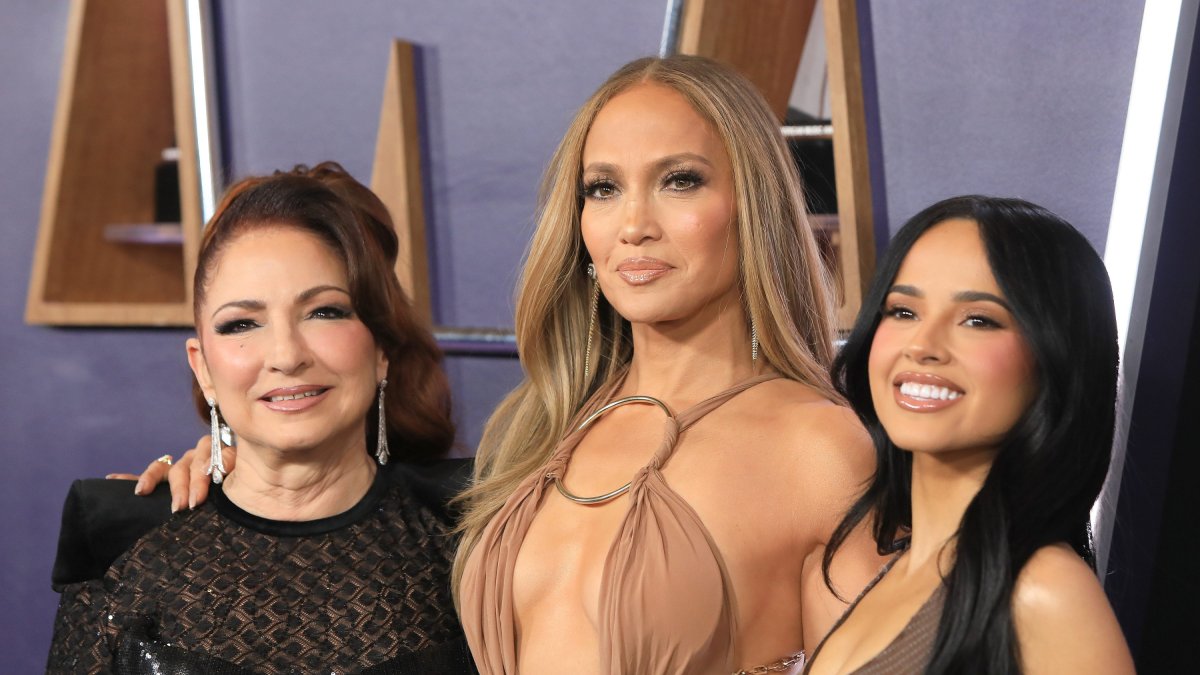 Gloria Estefan, Jennifer Lopez y Becky G en los AMAs