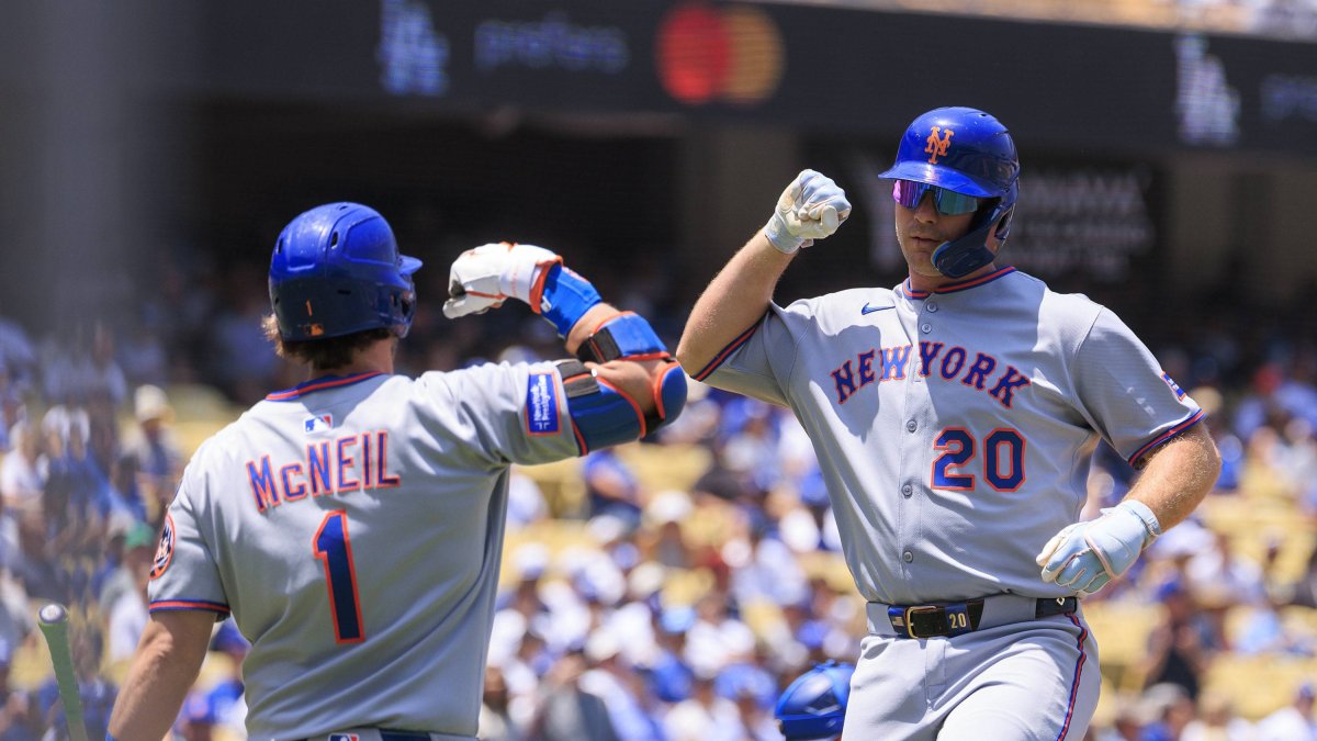 Pete Alonso celebra una carrera