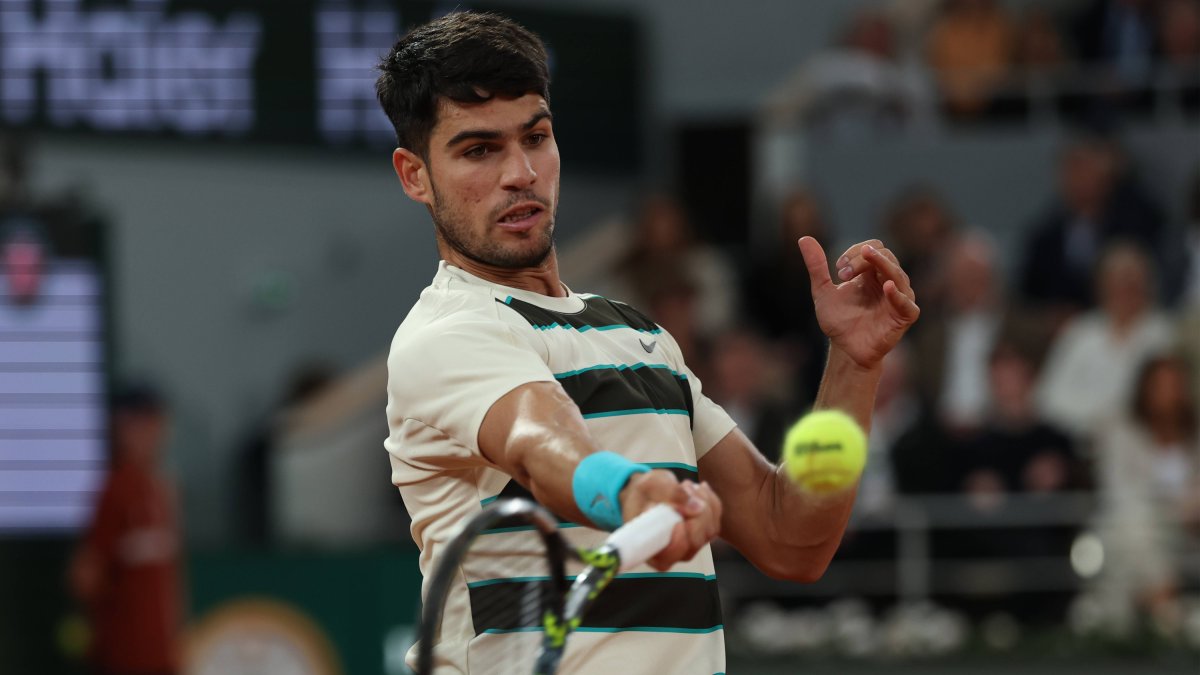 Carlos Alcaraz, facing Lorenzo Musetti at French Open 2025