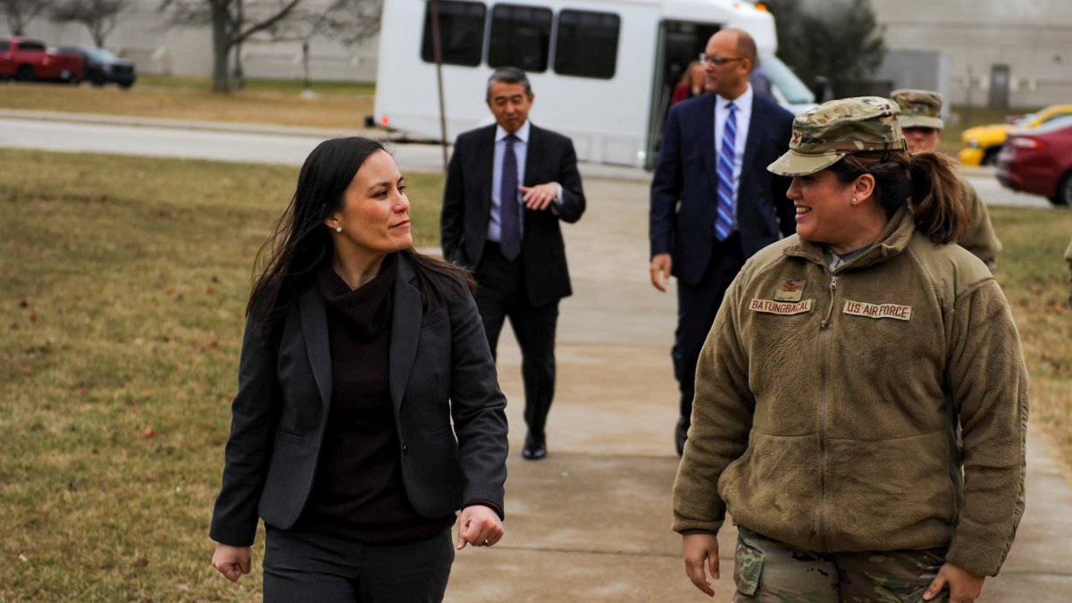 Gina Ortiz, durante su periodo como subsecretaria de la Fuerza Aérea con Biden.