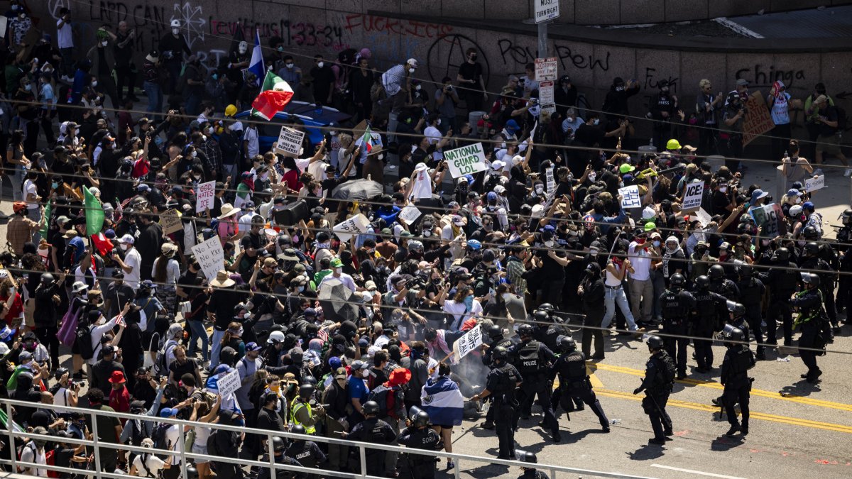 Choque entre vándalos anti Ice y las fuerzas del orden en LA