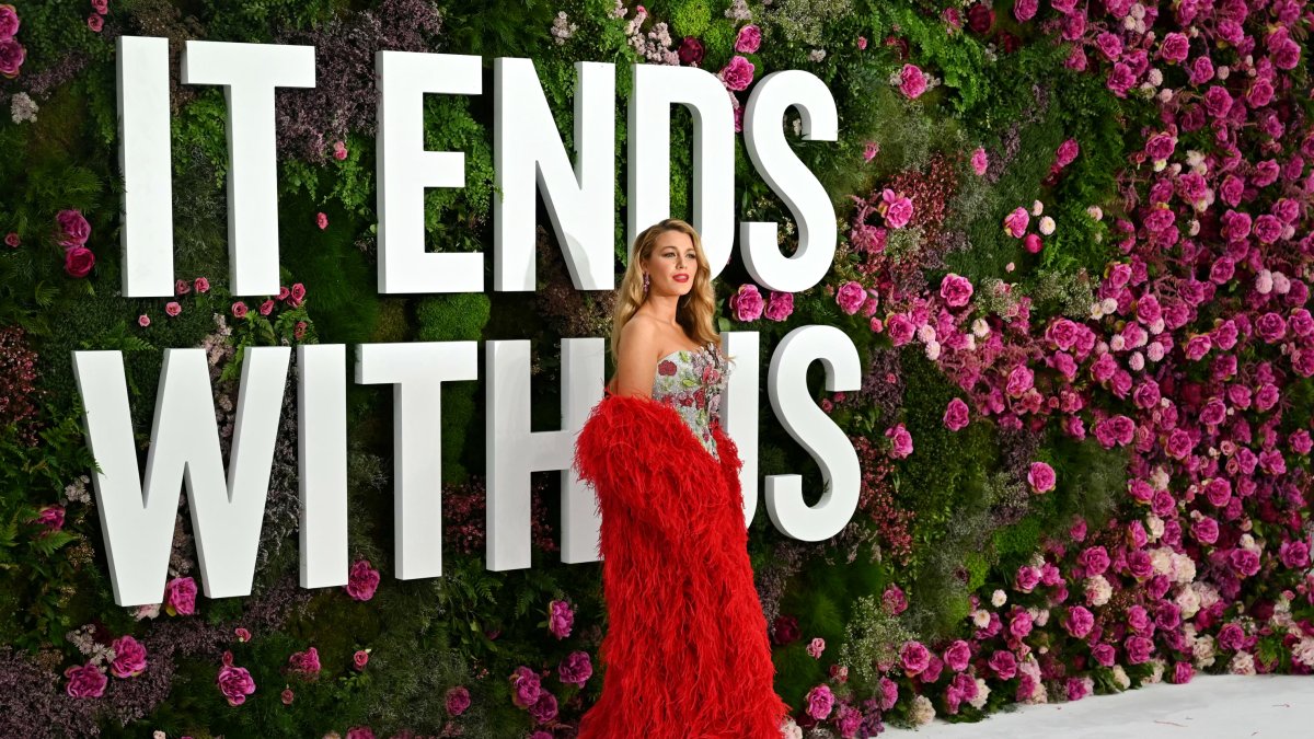 La actriz Blake Lively posa ante las cámaras en la premier de 