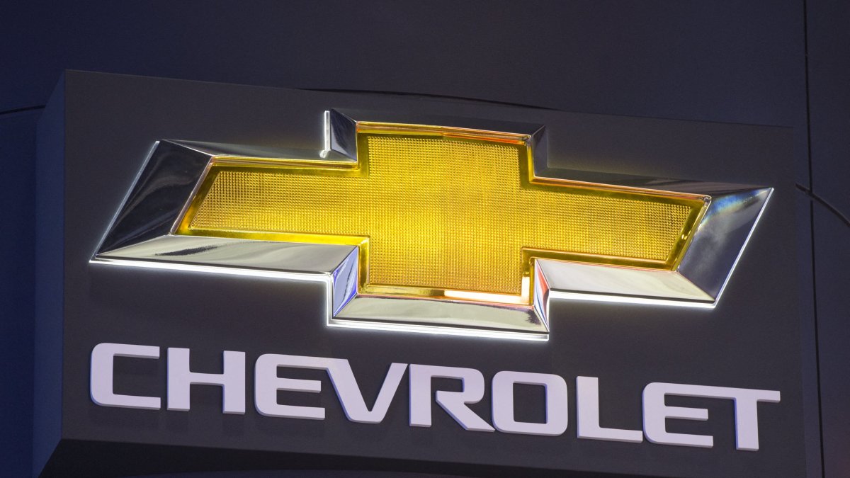 Logo de Chevrolet en un evento en Michigan/ Saul Loeb