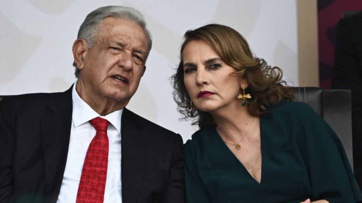 Andrés Manuel López Obrador (left) with his wife, Beatriz Gutiérrez Müller.