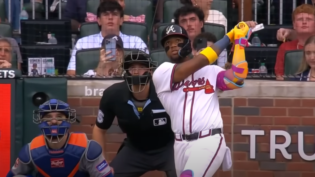 Ronald Acuña Jr. conecta un jonrón