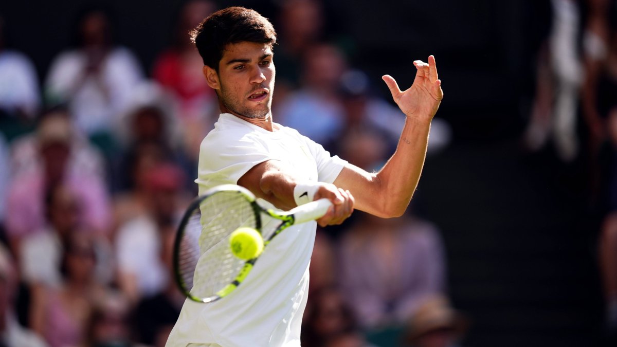Carlos Alcaraz, during his match against Oliver Tarvet