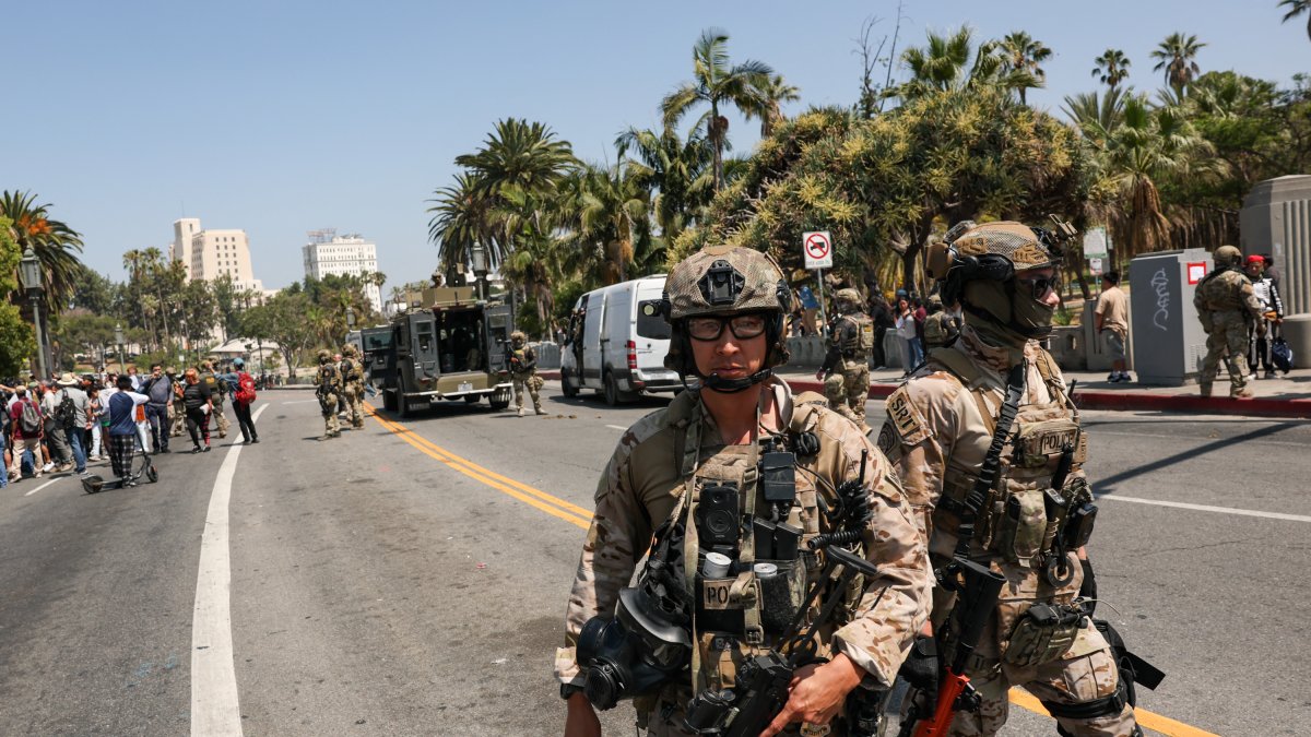 Agentes federales y de la Patrulla Fronteriza/ Patrick T. Fallon