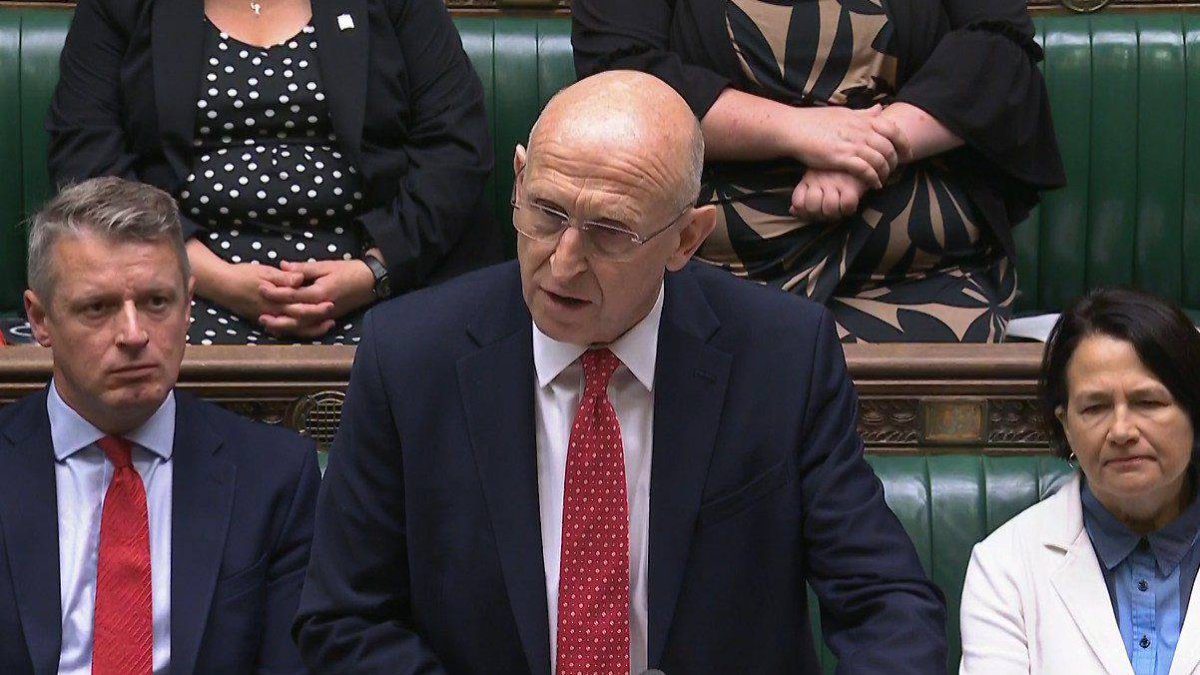 El secretario de Defensa británico John Healey