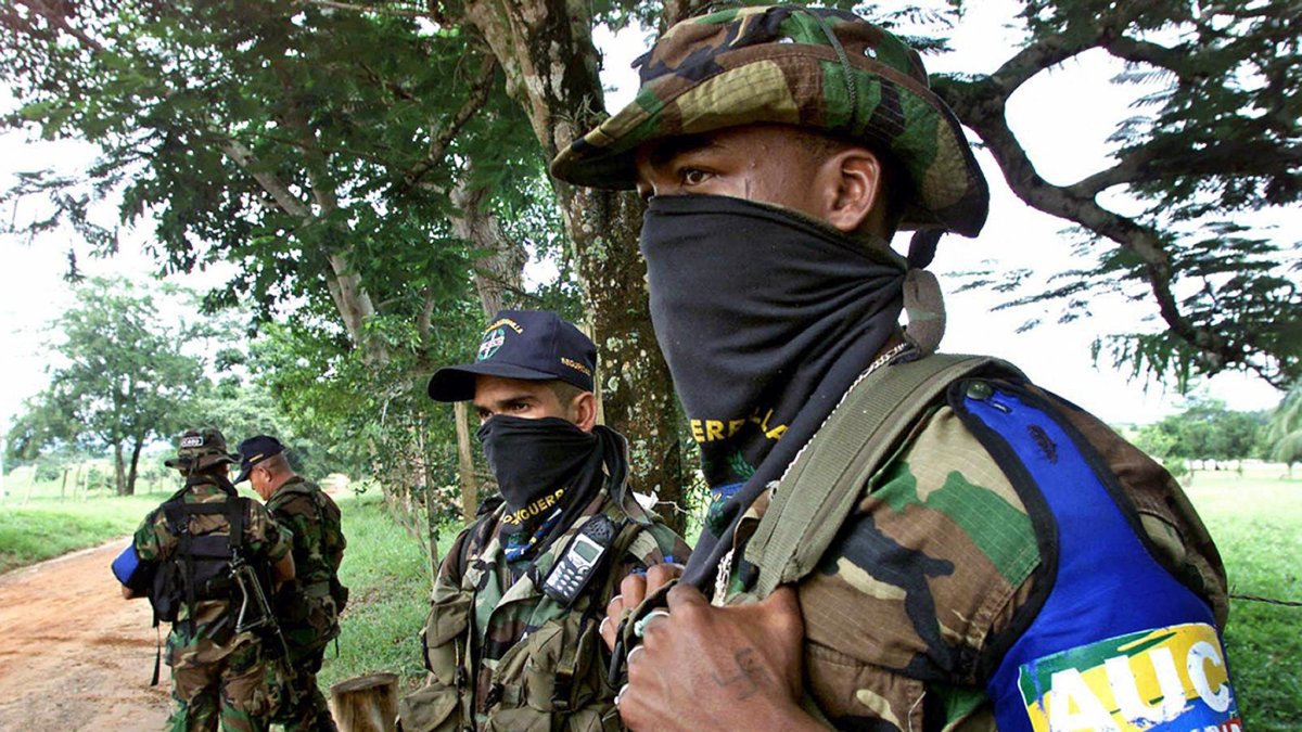 Miembros de las Autodefensas Unidas de Colombia (AUC)
