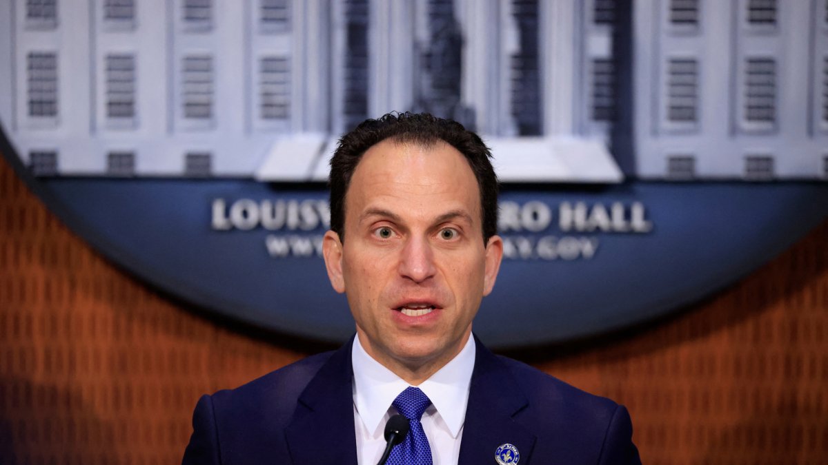 Louisville Mayor Craig Greenberg