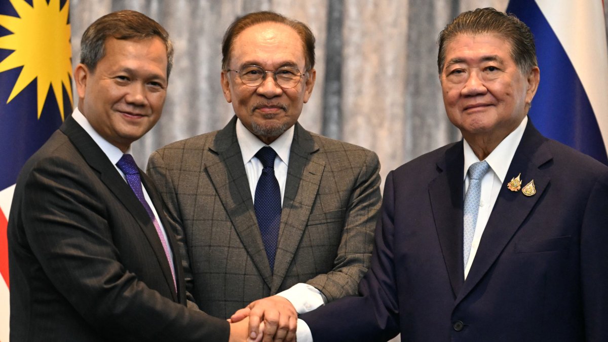 El primer ministro de Malasia, el primer ministro de Camboyay el primer ministro en funciones de Tailandia