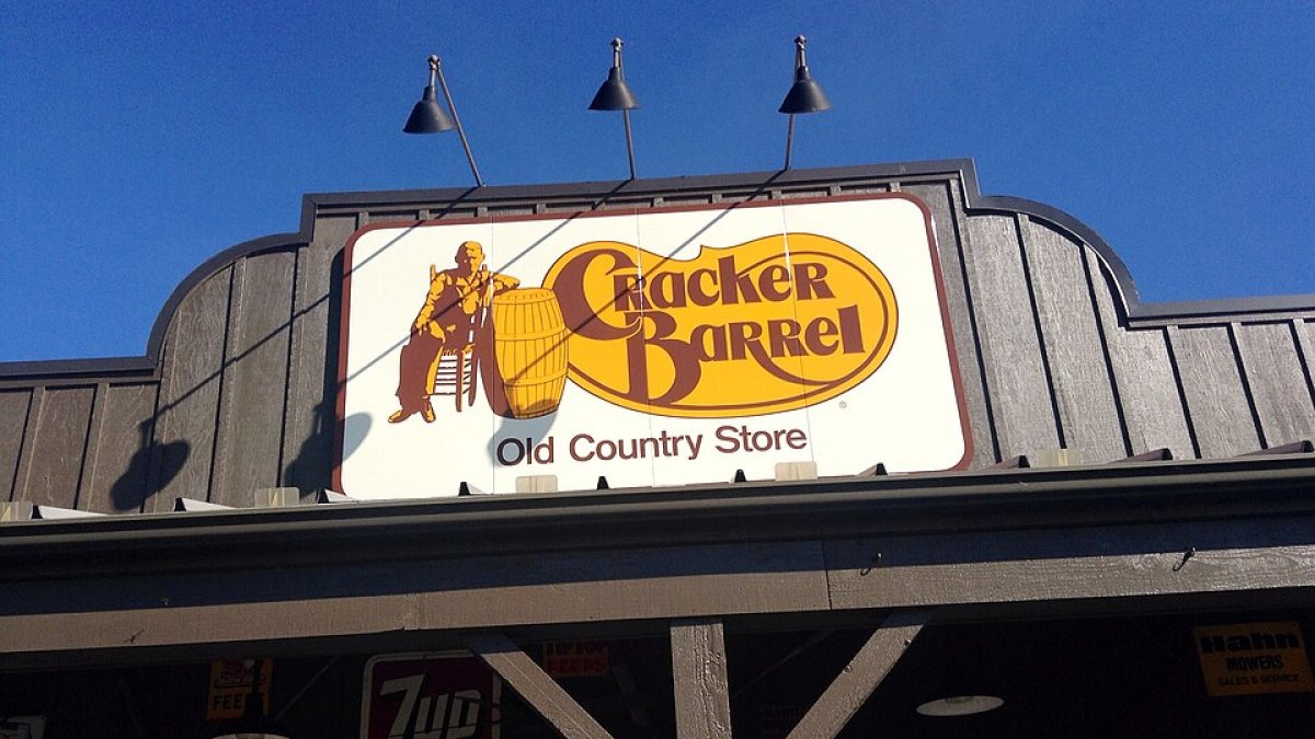 The original Cracker Barrel logo.