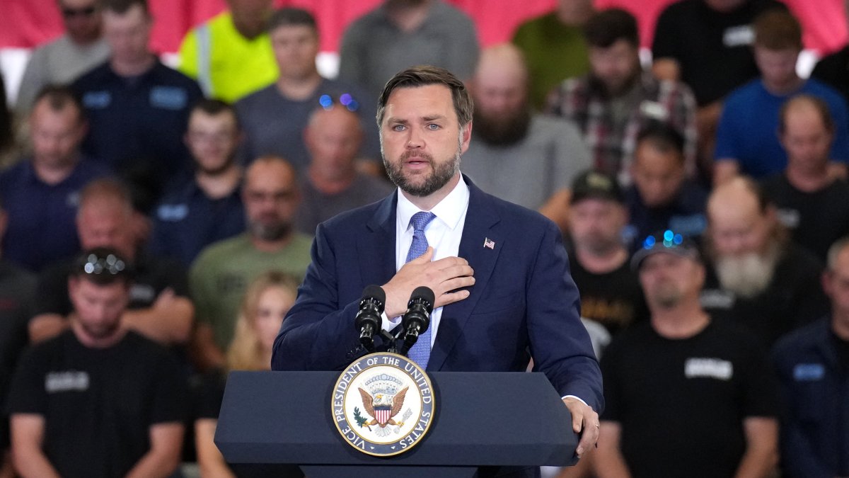 Vance in Wisconsin/ Andrew Harnik