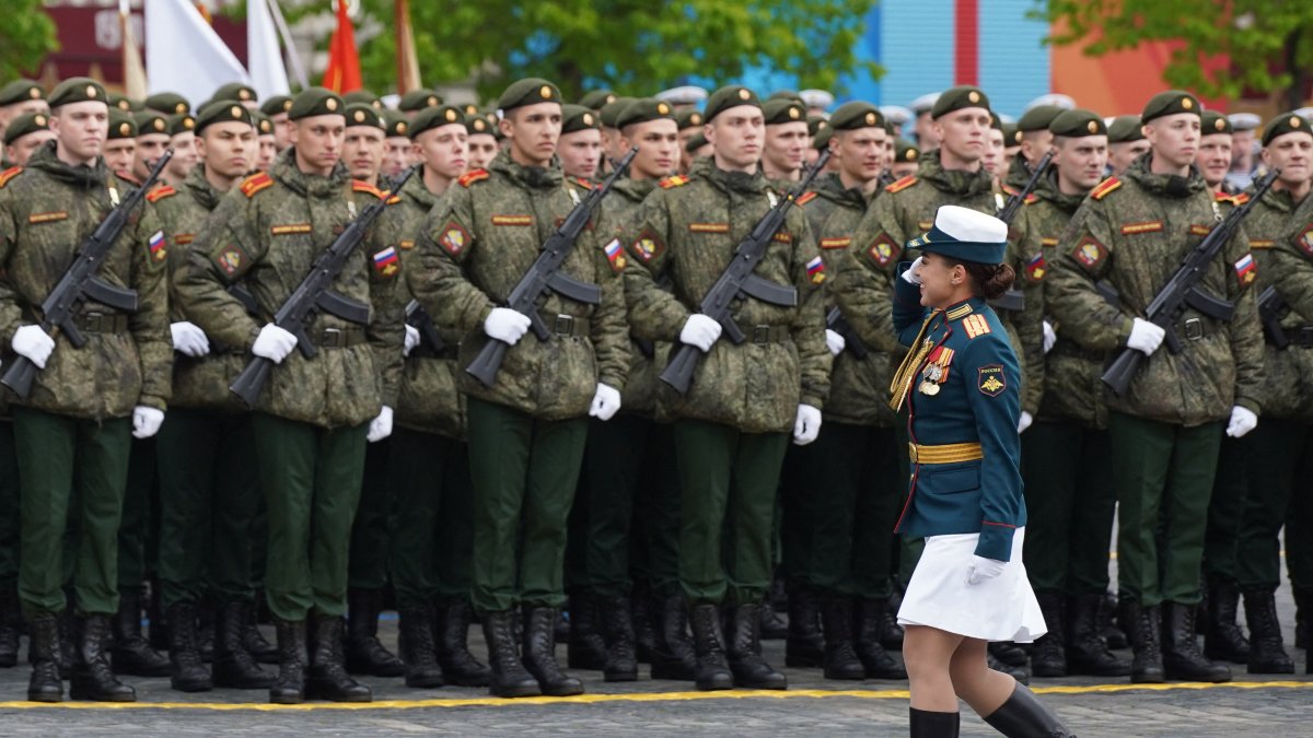 Desfile de soldados rusos en Moscú