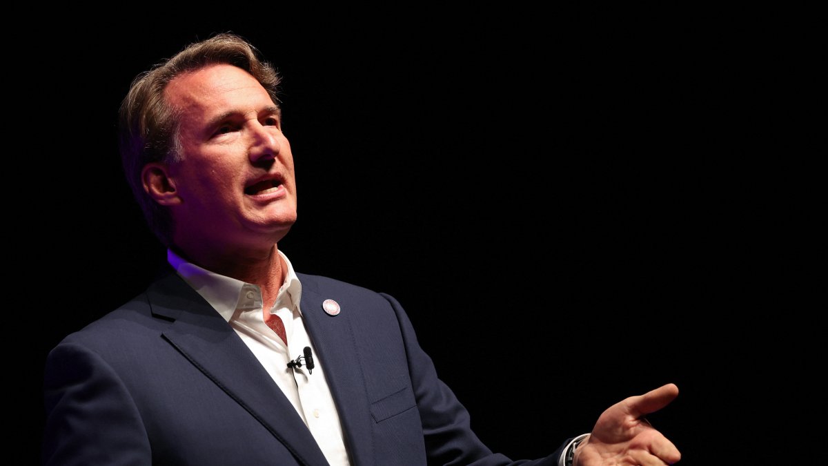 El gobernador de Virginia Glenn Youngkin (Archivo)