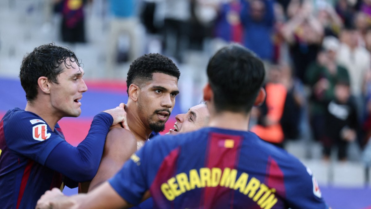 Ronald Araujo le dió la victoria al Barcelona en la última jugada.