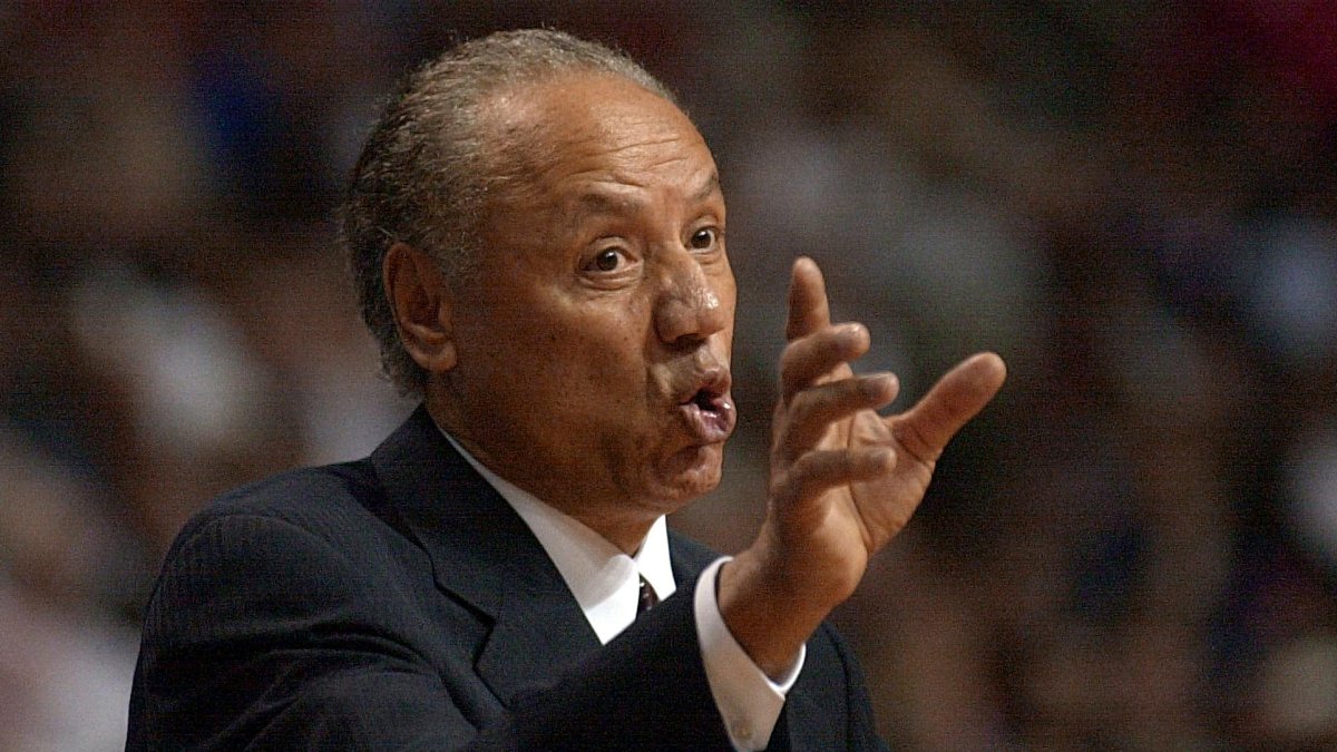 Lenny Wilkens, coaching the Toronto Raptors in 2002. File image