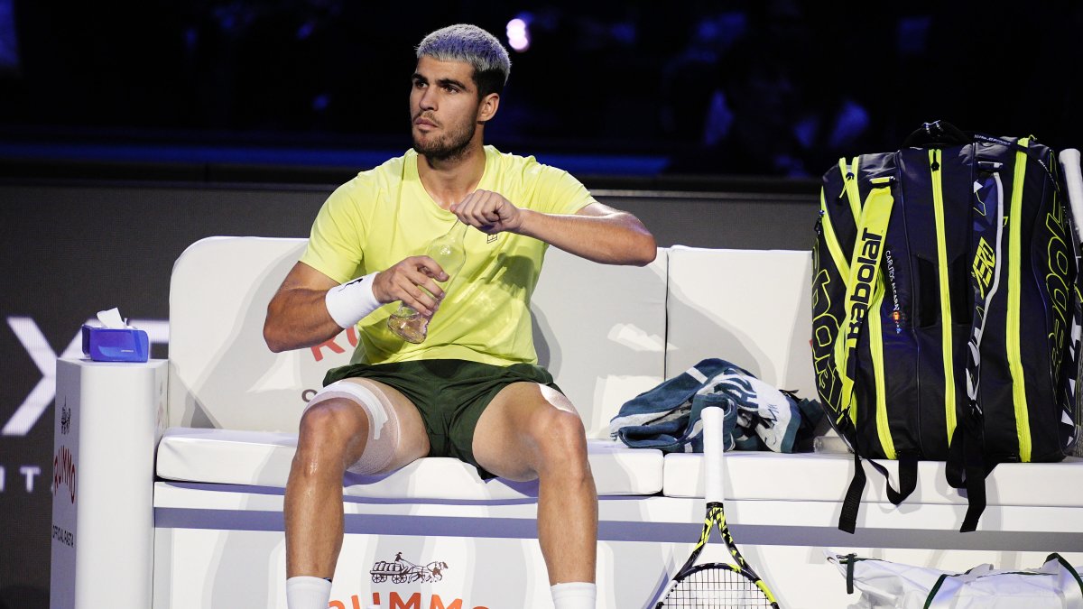 Carlos Alcaraz, with a bandaged thigh during the final of the ATP World Tour Finals 2025