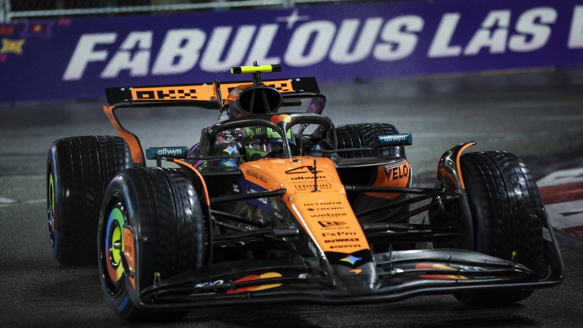 Lando Norris (McLaren), durante la sesión de clasificación del GP de Las Vegas