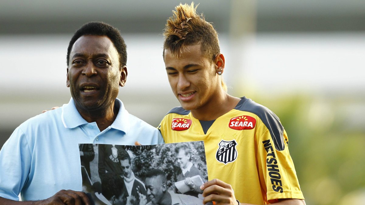 Pelé and Neymar Jr. in 2009. File image