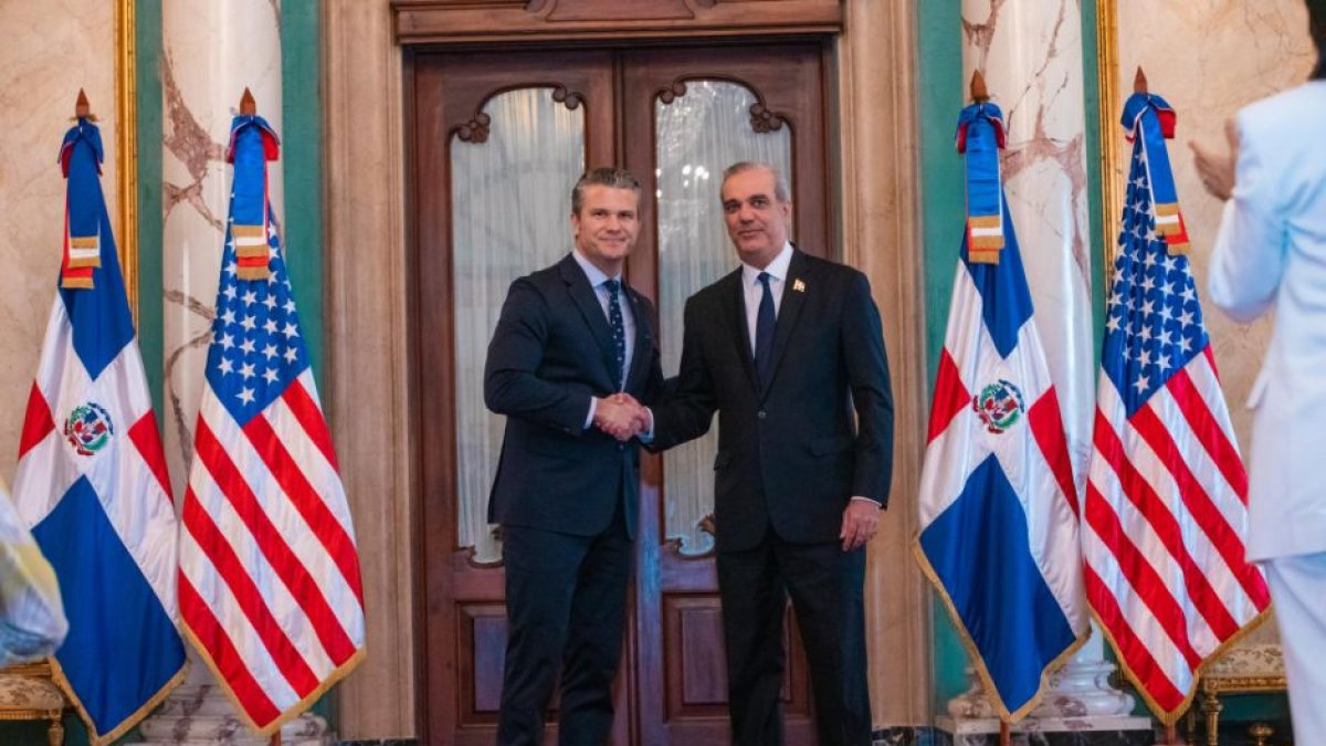 Dominican President Luis Abinader and U.S. Secretary of War Pete Hegseth.