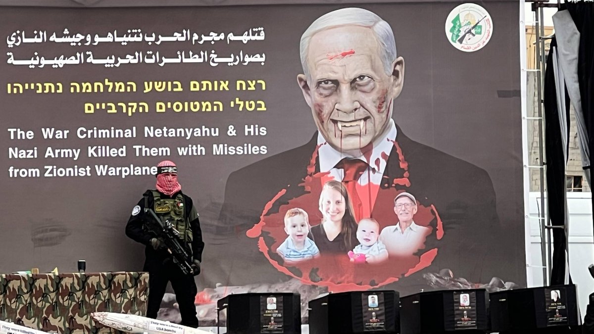 Hamás entregando cadáveres de rehenes en febrero