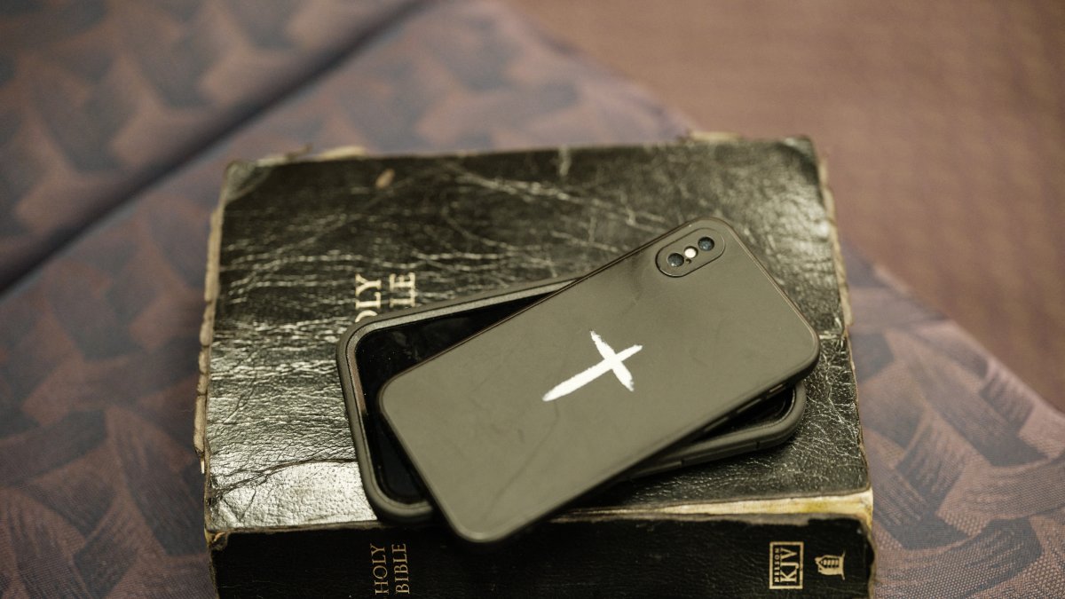 Reference image of a Bible