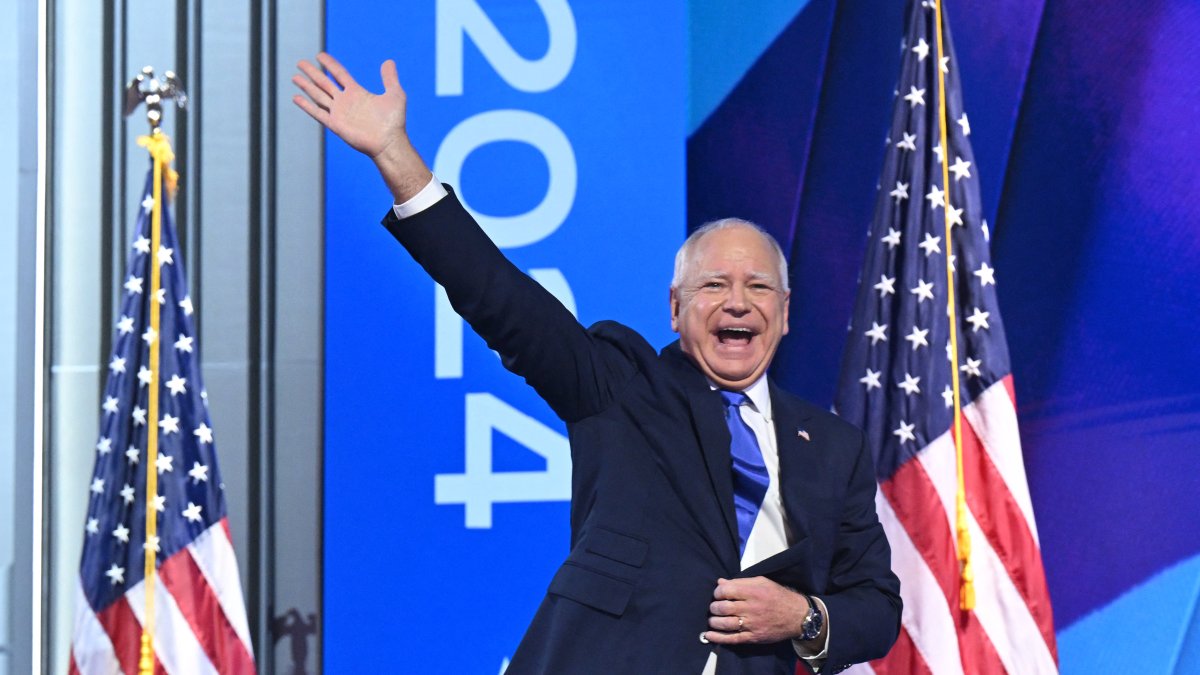 Tim Walz en la DNC de 2024/ Saul Loeb