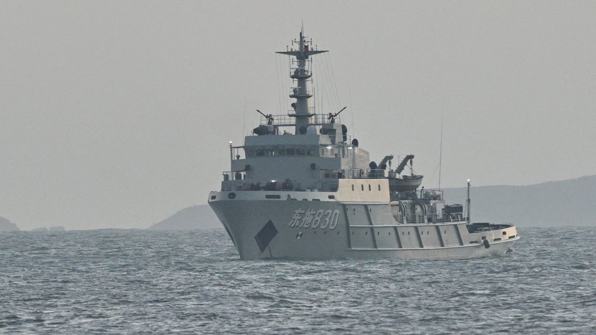 Chinese warship detected near Taiwan.