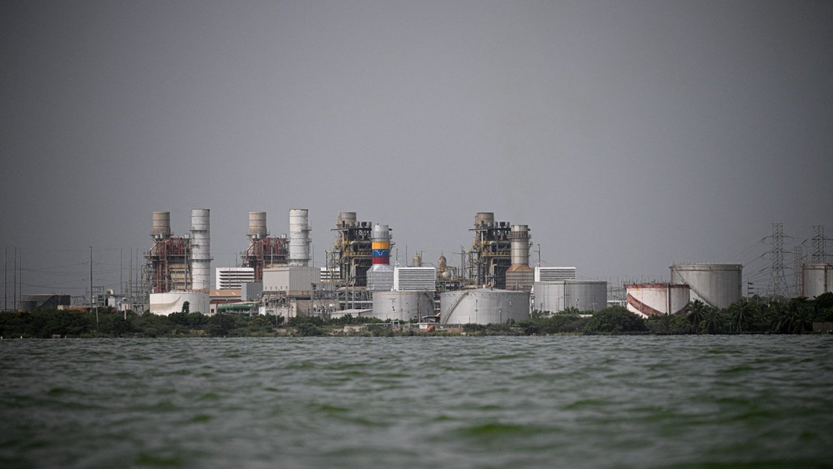 Una planta refinadora de petróleo de la estatal PDVSA en Maracaibo, estado Zulia