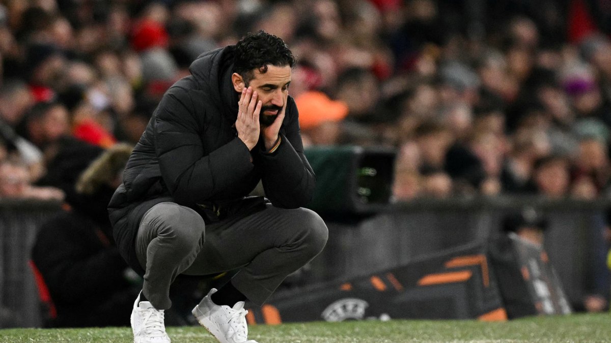 Ruben Armorim, during a Manchester United match.