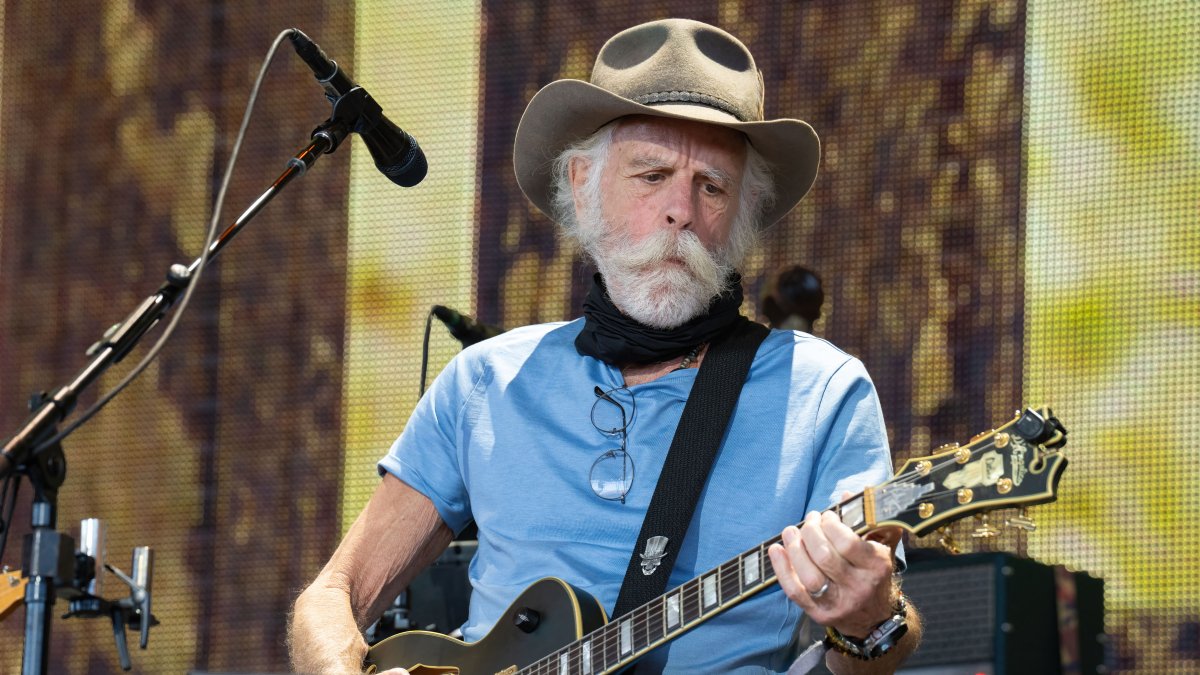 (ARCHIVO) Bob Weir (Foto de SUZANNE CORDEIRO / AFP)