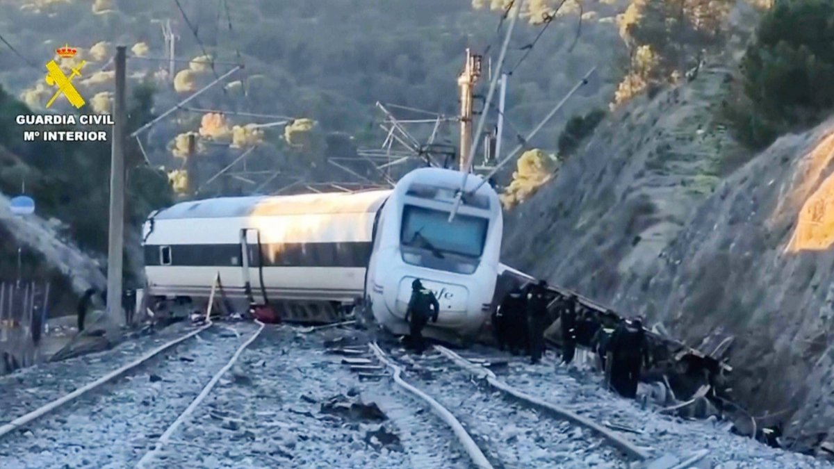 Imagen del descarrilamiento y accidente del tren de Adamuz, España