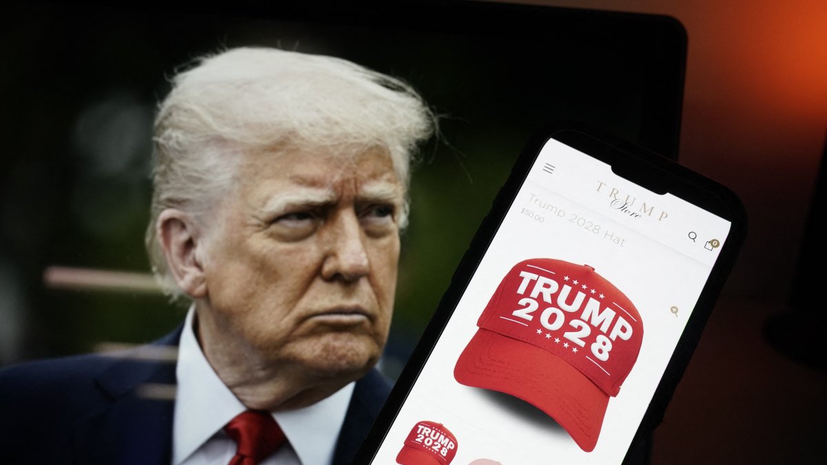 Gorras de Trump 2028 a la venta