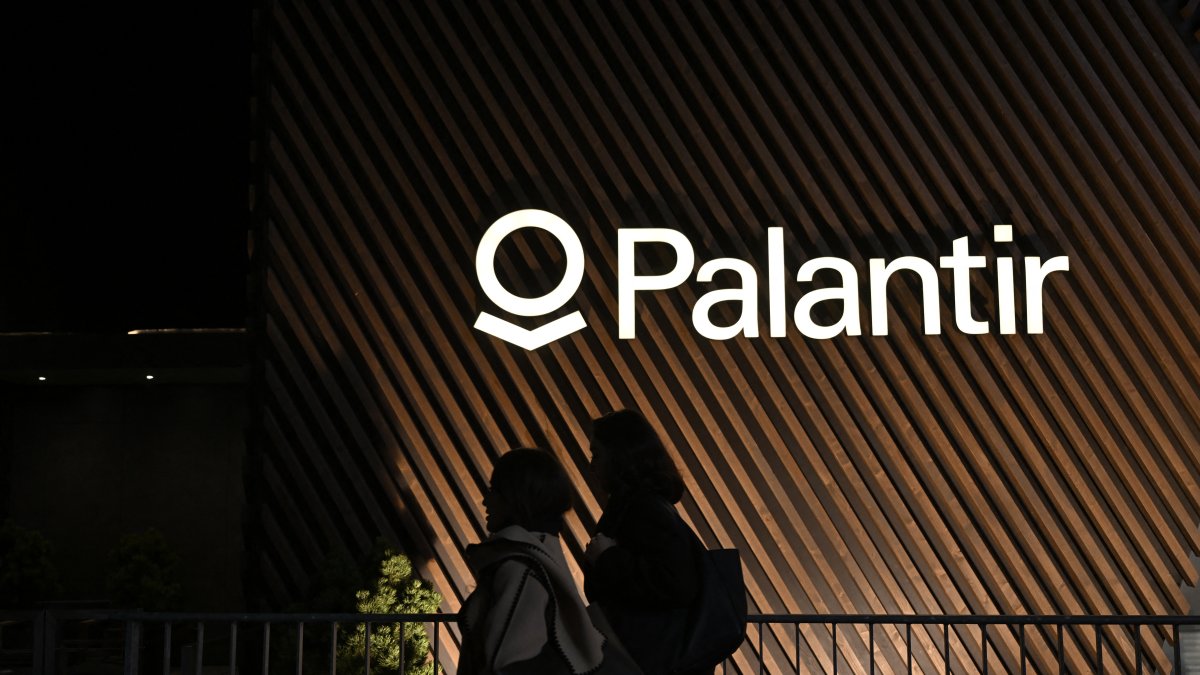 Stand de Palantir durante el Foro Económico Mundial