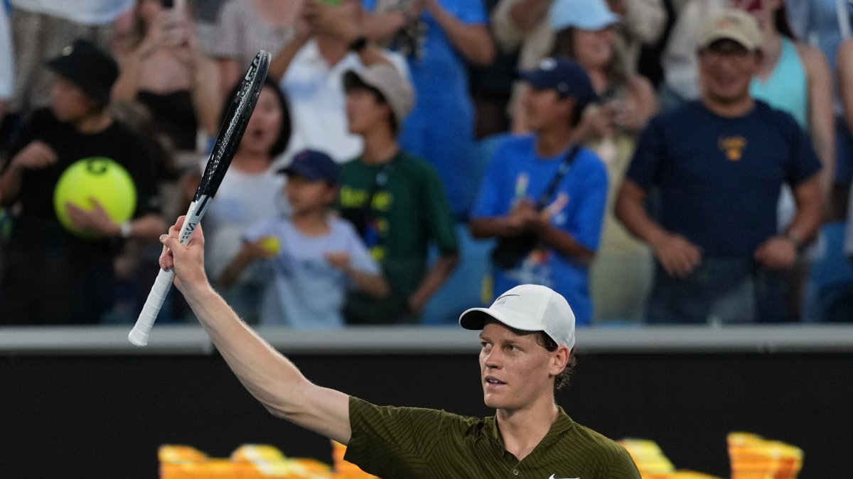 Sinner celebrates after defeating Darderi.