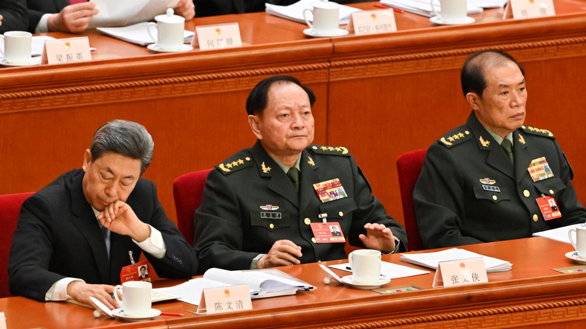 Zhang Youxia (medio) durante el Congreso Nacional del Pueblo