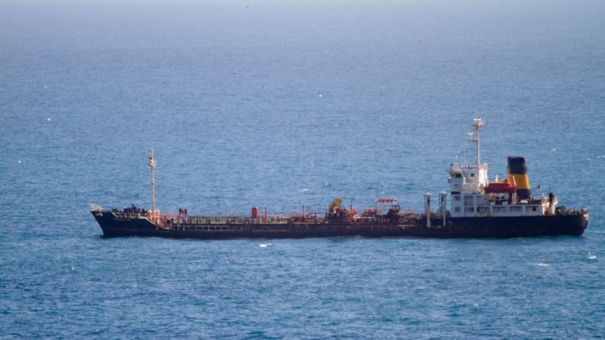 An oil tanker