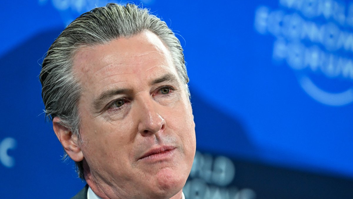 Gavin Newsom en el Foro Económico Mundial/ Fabbrice Coffrini