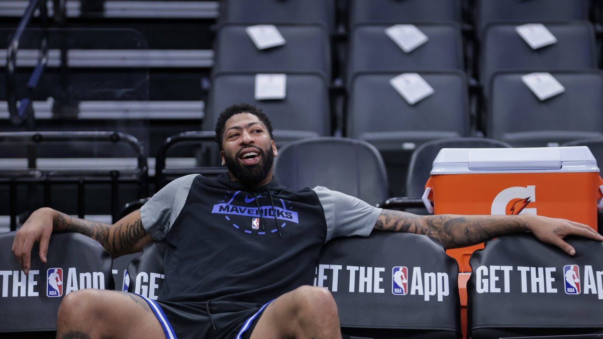 Dallas Mavericks power forward Anthony Davis.