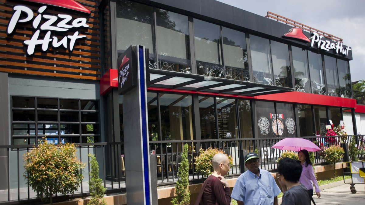 Pizza Hut store (File)