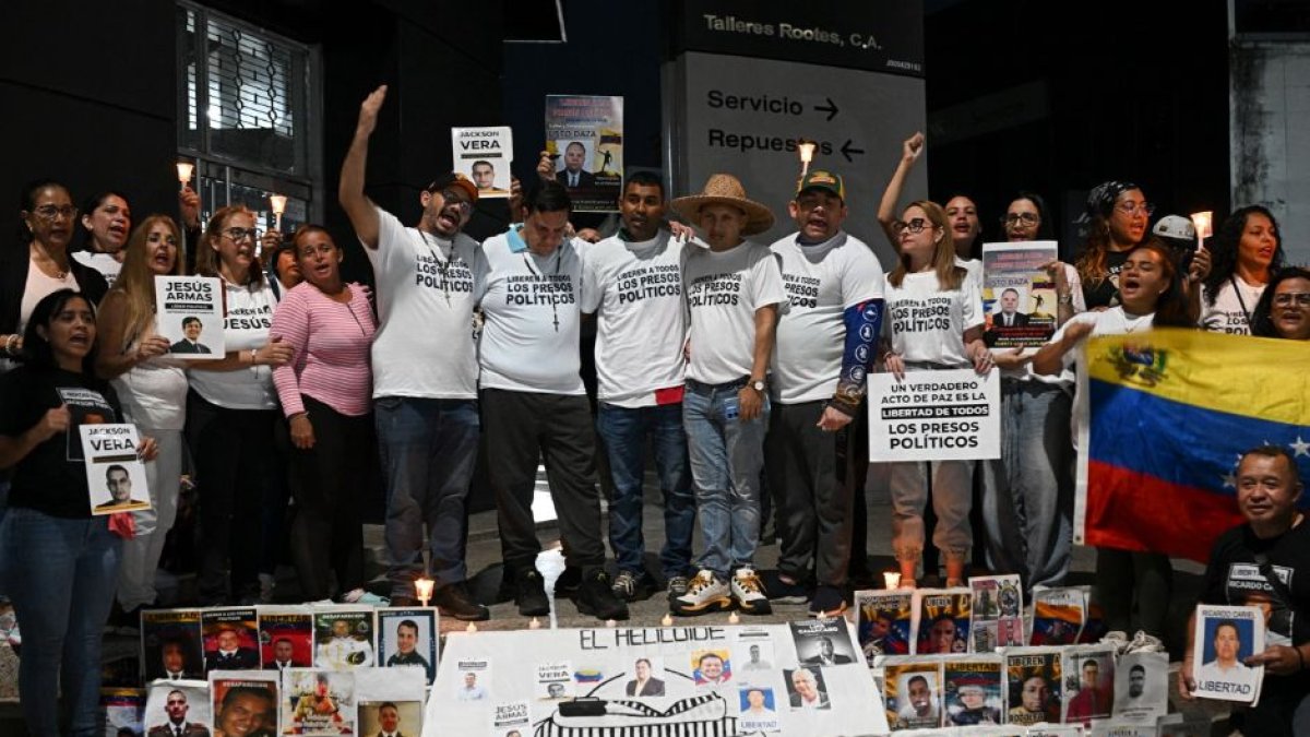 Demonstration demanding the release of political prisoners.