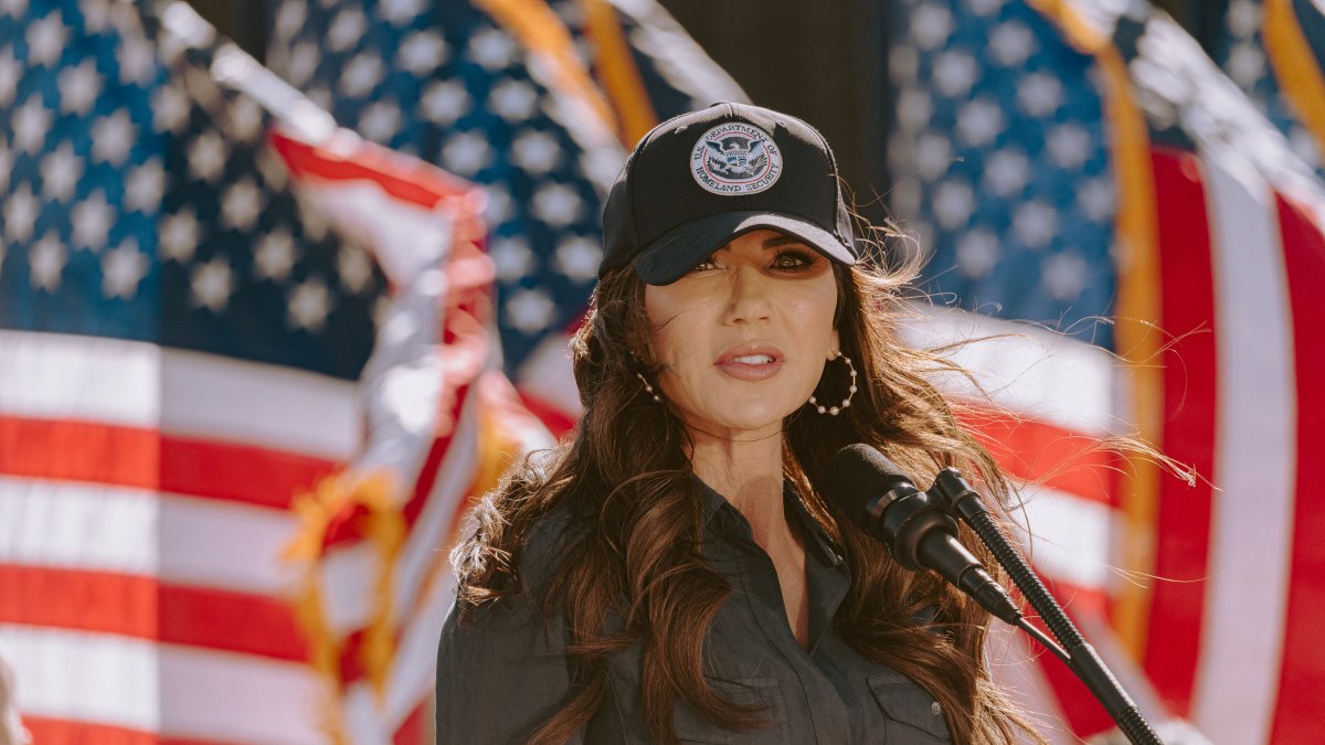 Kristi Noem in Arizona/ Olivier Touron